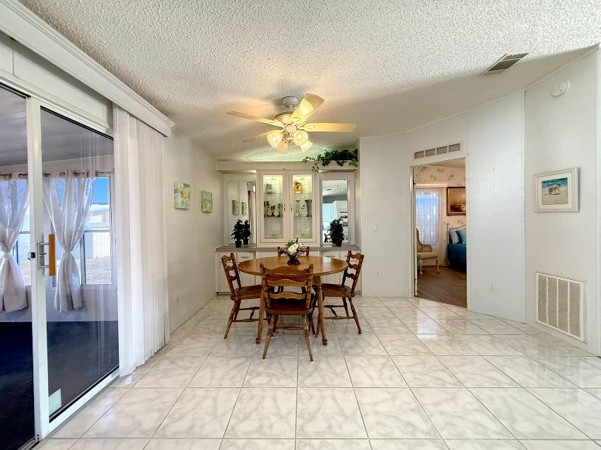 8204 Lemonwood Dr a Ellenton, FL Mobile or Manufactured Home for Sale